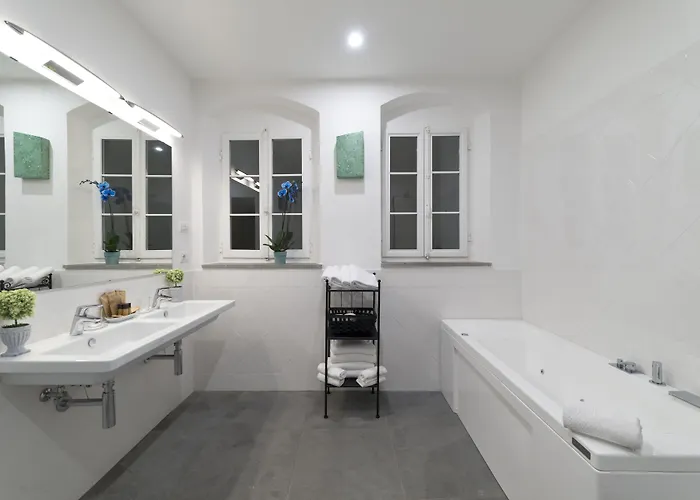 The Artists' Palace Pensión 4*